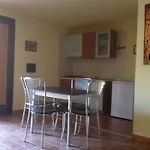 Apartment La Casa Gialla *