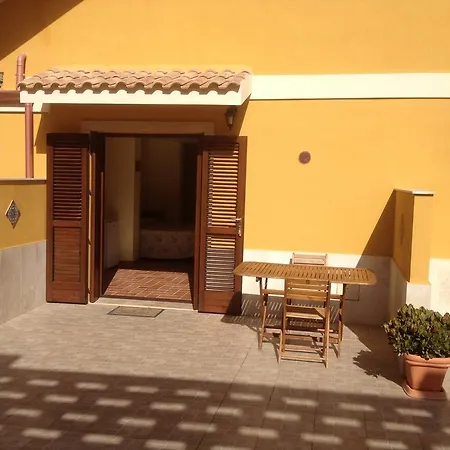 La Casa Gialla קרלופורטה